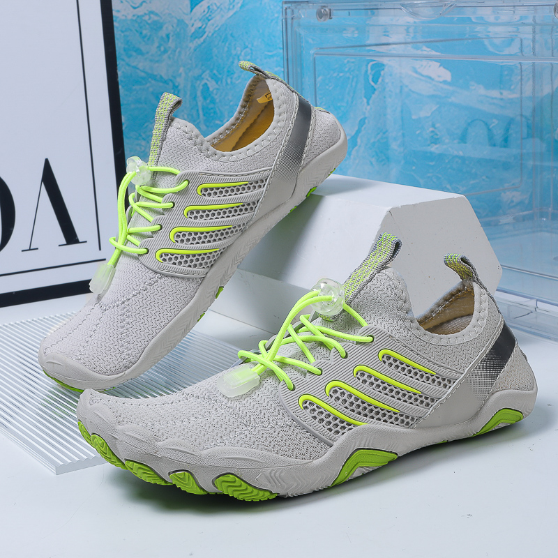 New Men Water Shoes Aqua Shoes - Fishing Boat Trailer のレビューと価格